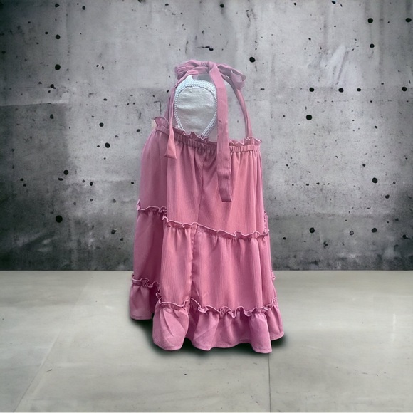 Cozy Casual Ruffle Flowing Tank Top with Tie Shoulder Straps; Size Medium - Picture 2 of 7